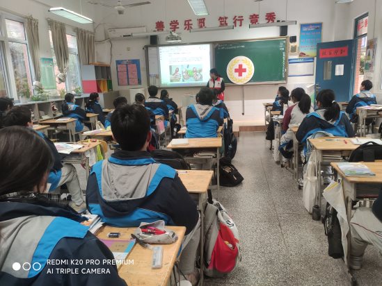 南京市江宁区觅秀街中学开展“世界艾滋病日”宣传活动1