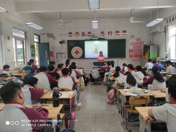 南京市江宁区觅秀街中学红十字会开展“中国学生营养日”宣传活动4