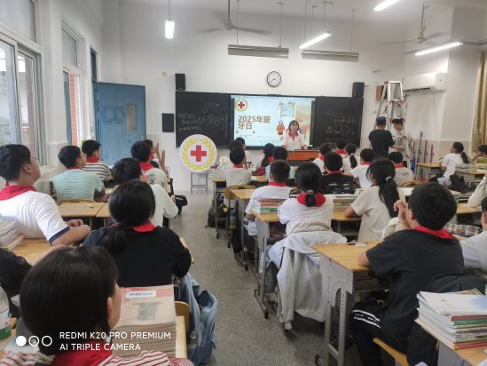 南京市江宁区觅秀街中学开展“全国爱牙日”宣传活动1