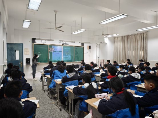 B37139A641B2B3D1616517FA8D8035CF